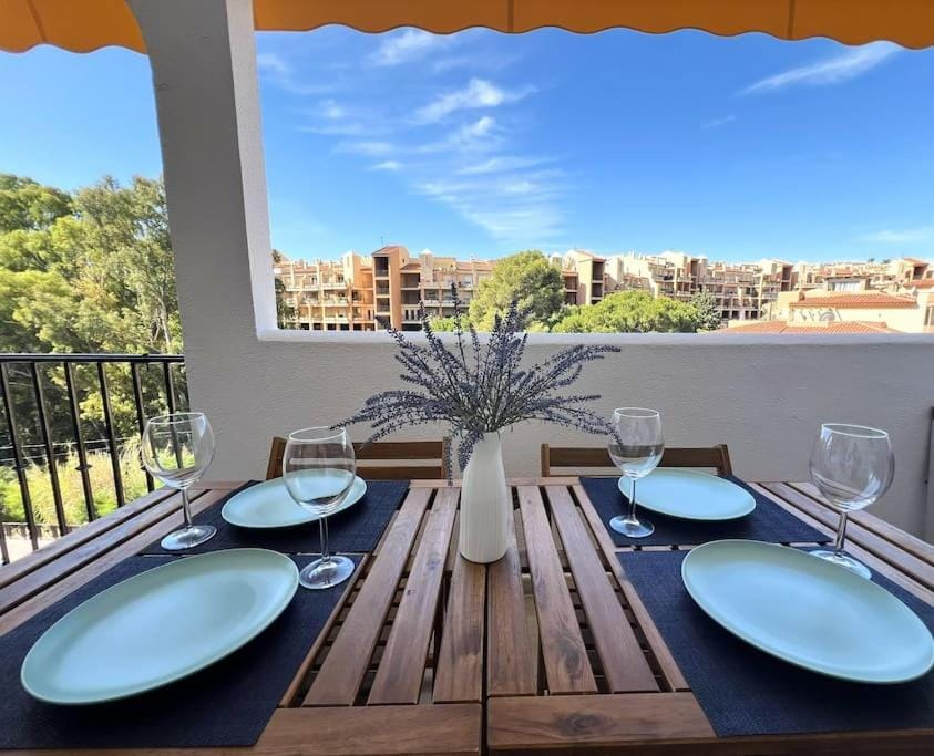 Elegante y luminoso apartamento de playa Apartment in Fuengirola