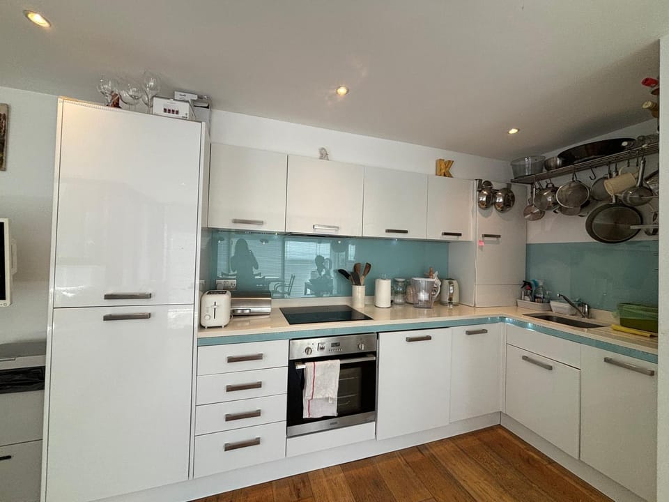 Artistic 1BD Flat in the Heart of Hackney Apartment in London Borough of Hackney