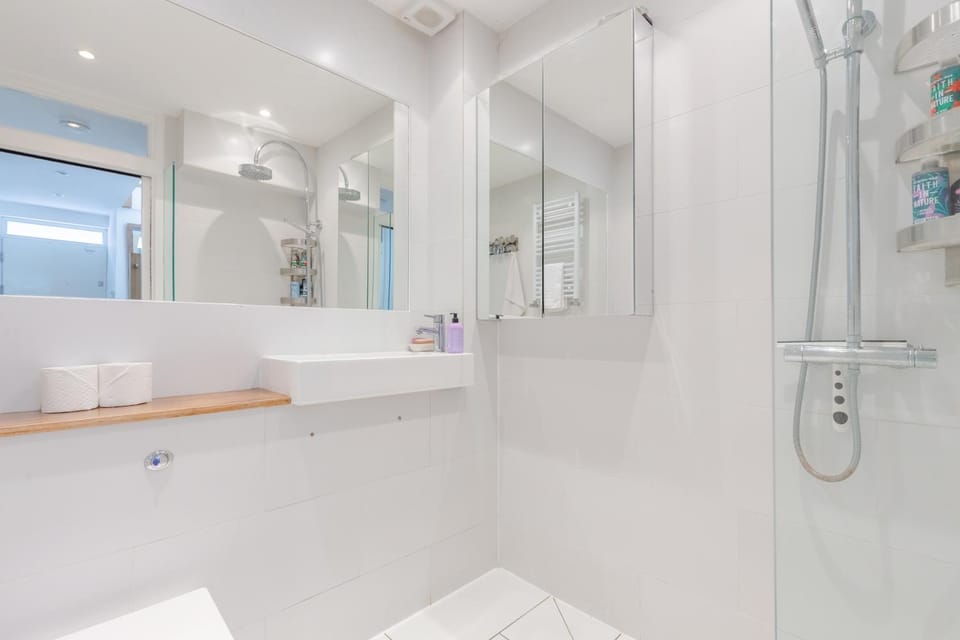 Artistic 1BD Flat in the Heart of Hackney Apartment in London Borough of Hackney