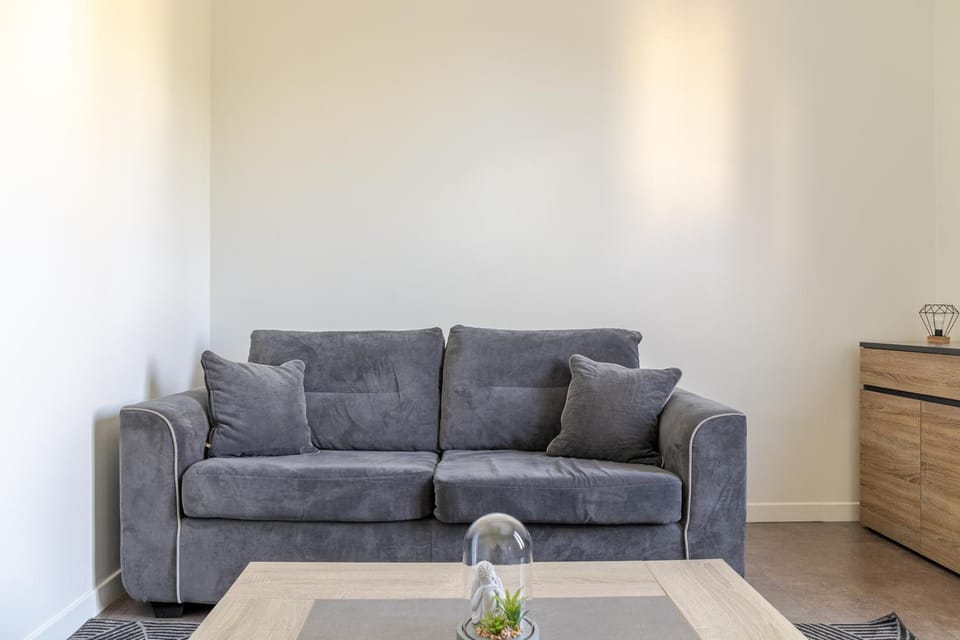 Communal lounge/ TV room, TV and multimedia, Living room, Seating area, storage, acessibility