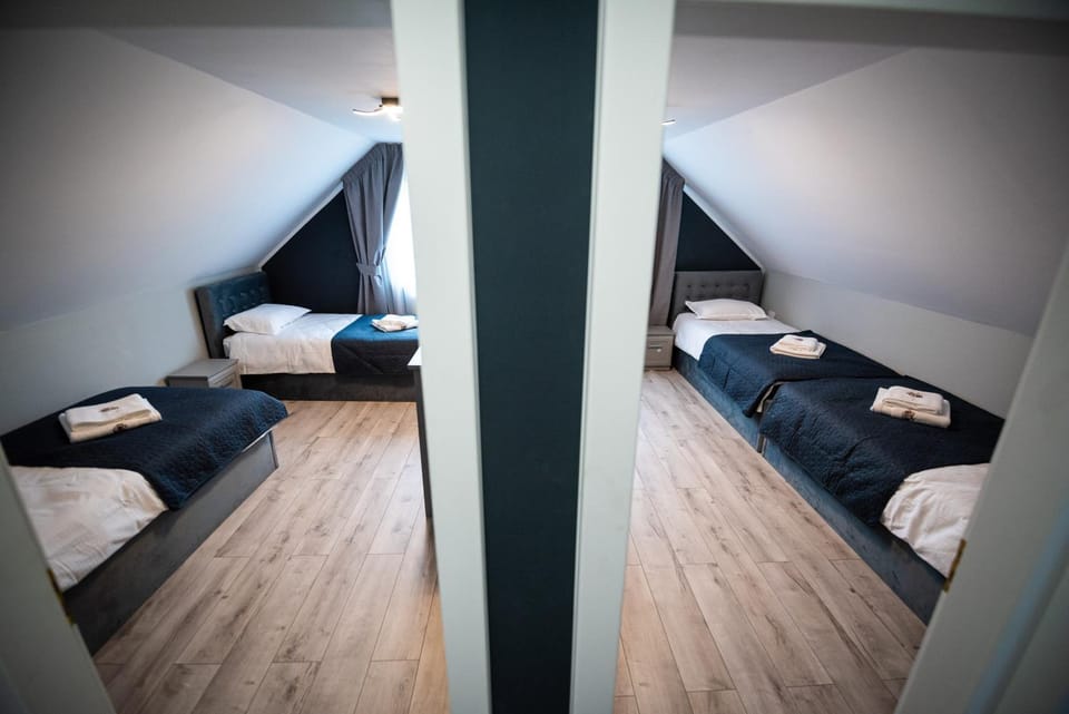 Bed, Photo of the whole room, Bedroom, towels