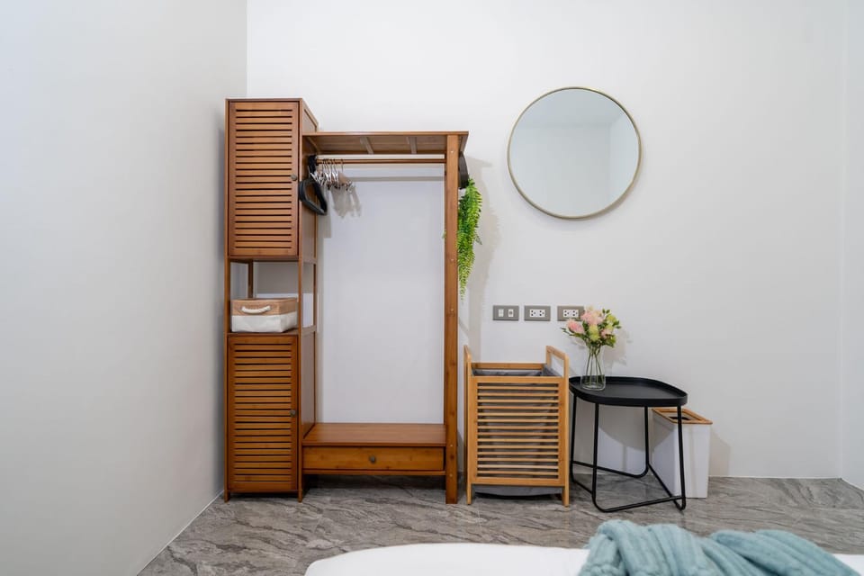 Bedroom, wardrobe