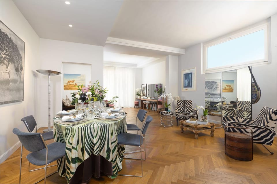 Living room, Dining area