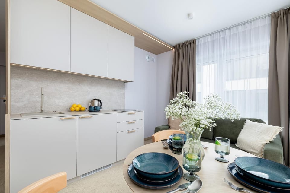 Kitchen or kitchenette, Seating area, Dining area