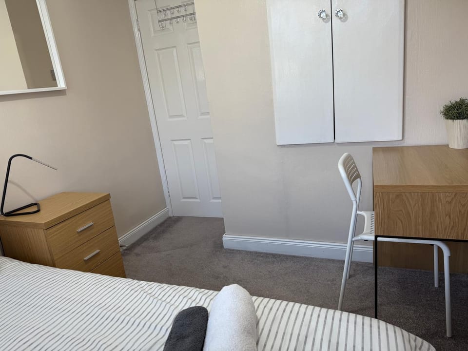 Bed, Photo of the whole room, Bedroom, hair dryier, wardrobe