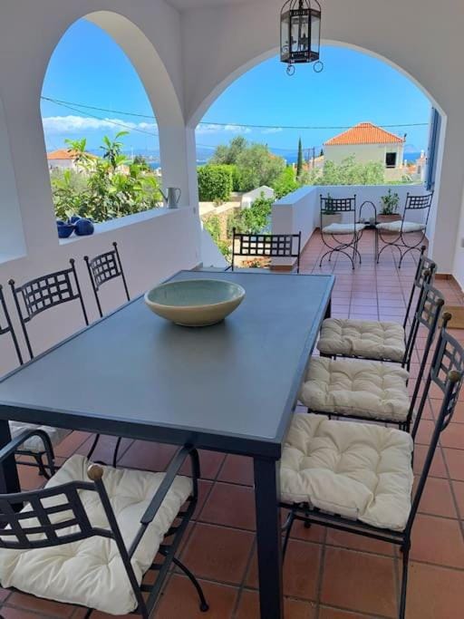 Villa Lida Spetses - Private Pool Villa in Spetses