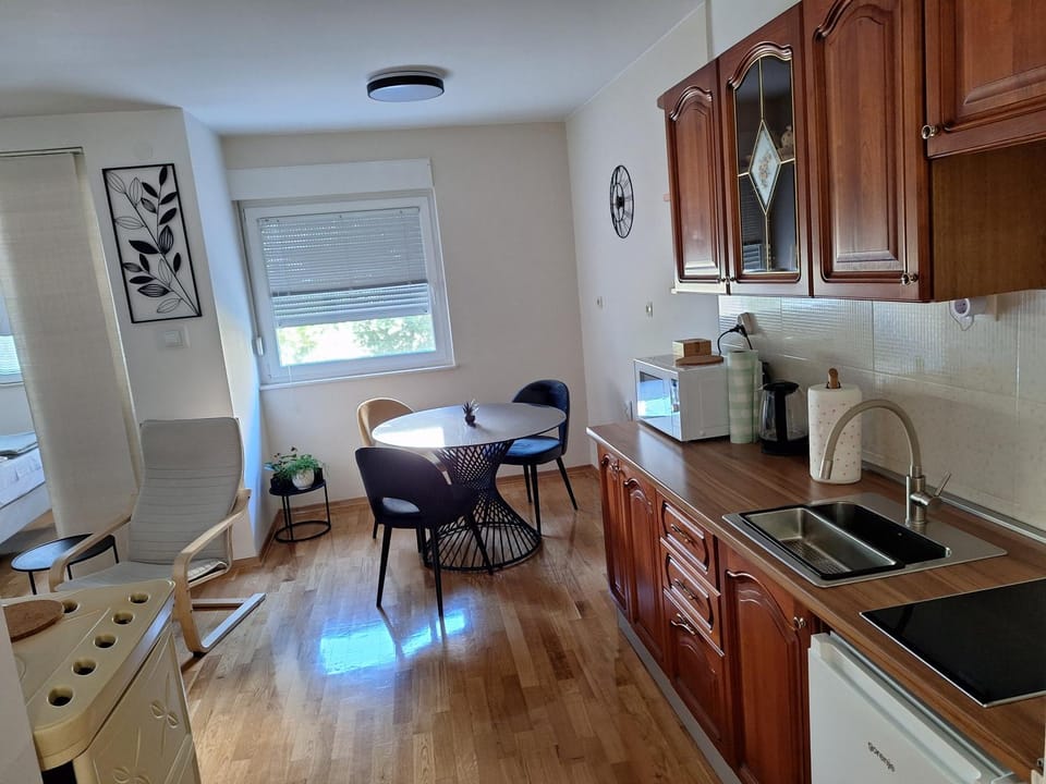 STUDIO APARTMAN MARKo C self-check in,frre parking Apartment in Croatia