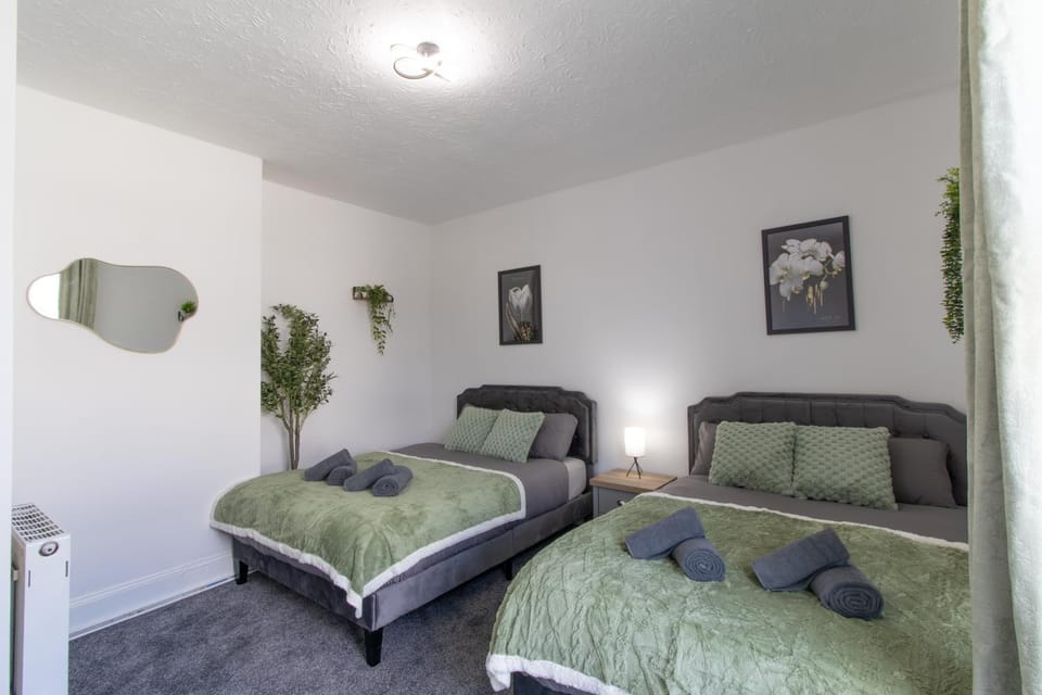 Open Mind Property - 6 Beds & Free Parking House in Portsmouth