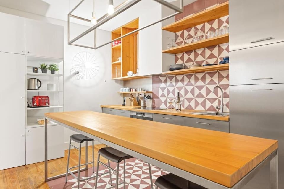 SUNNY Bica - Downtown Large Apartment Apartment in Lisbon