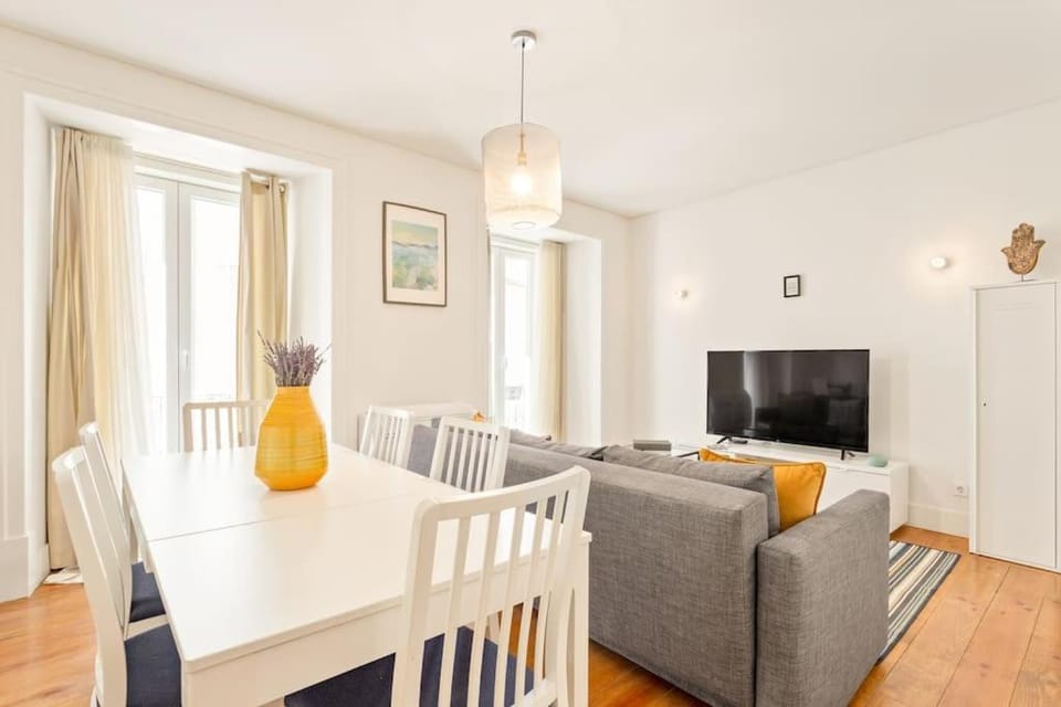 SUNNY Bica - Downtown Large Apartment Apartment in Lisbon