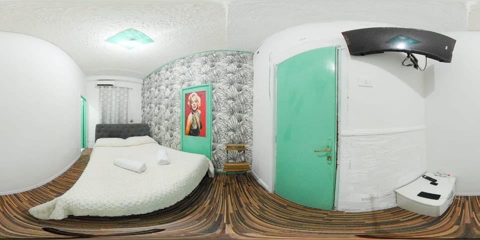 tangueu room 76-Napoli Centrale Apartment in Naples