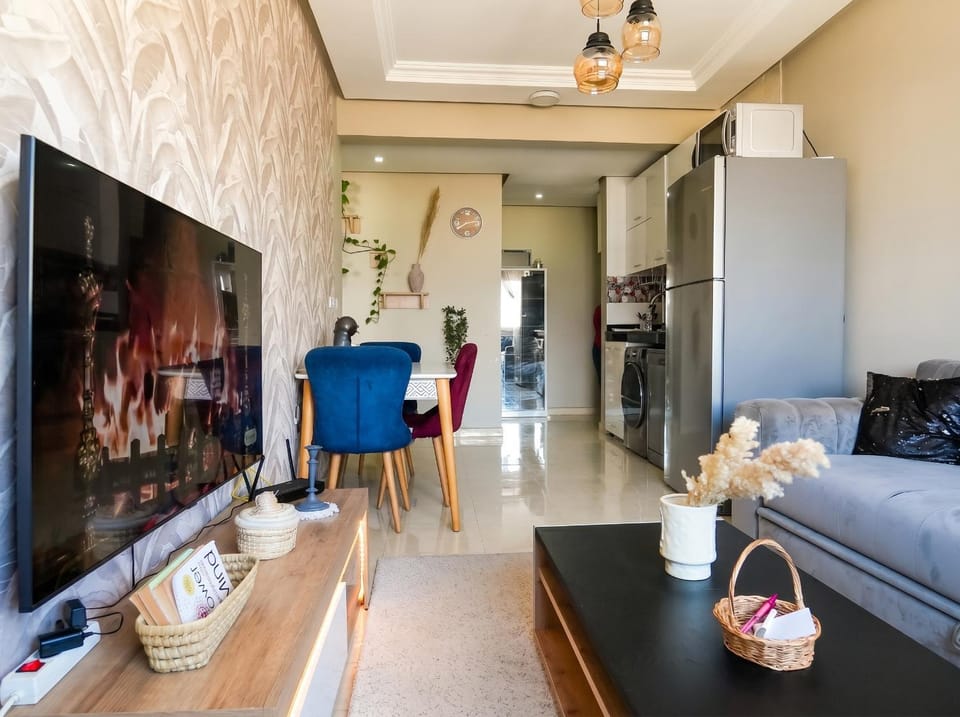 TV and multimedia, Kitchen or kitchenette, Living room, Seating area, Evening entertainment