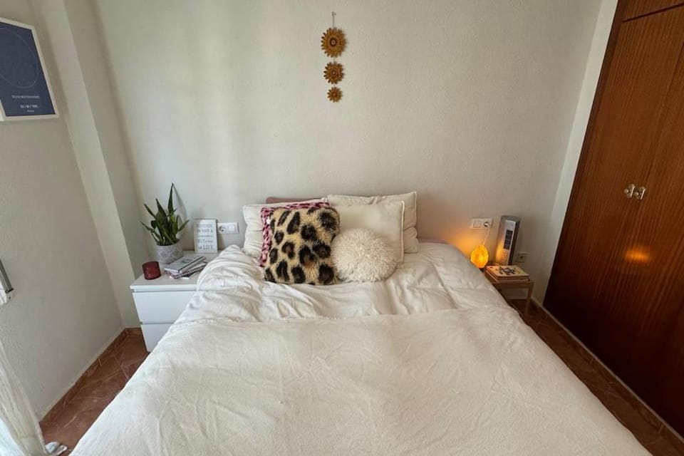 Bed, Photo of the whole room, Bedroom, wardrobe