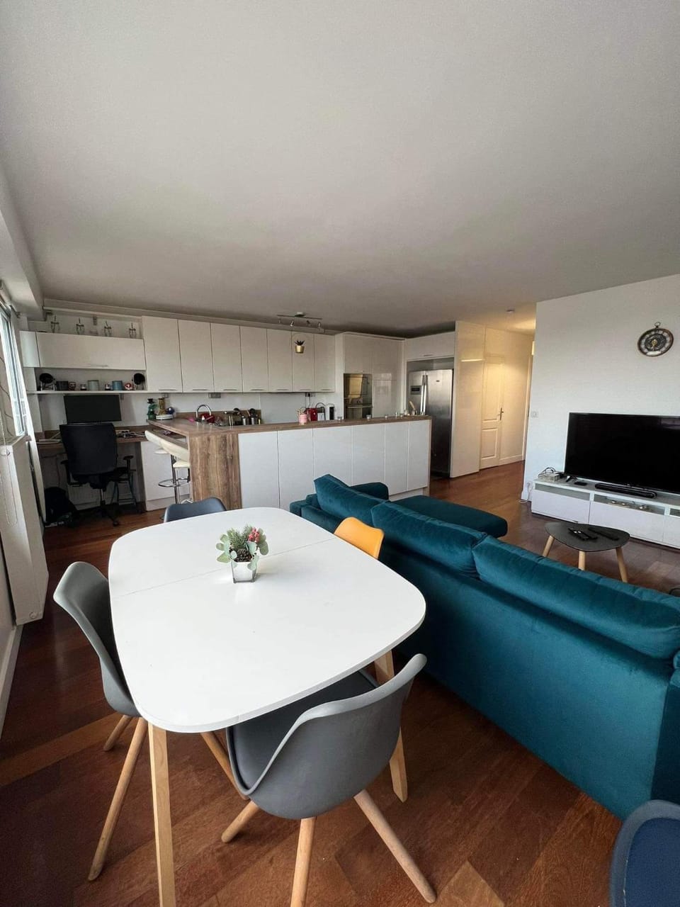 Big Appartement new courbevoie Defense Apartment in Puteaux