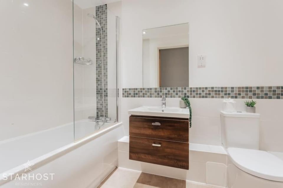 StarHost Residences - Stunning 2 bed apartment in West Mills, Newbury Apartment in Newbury