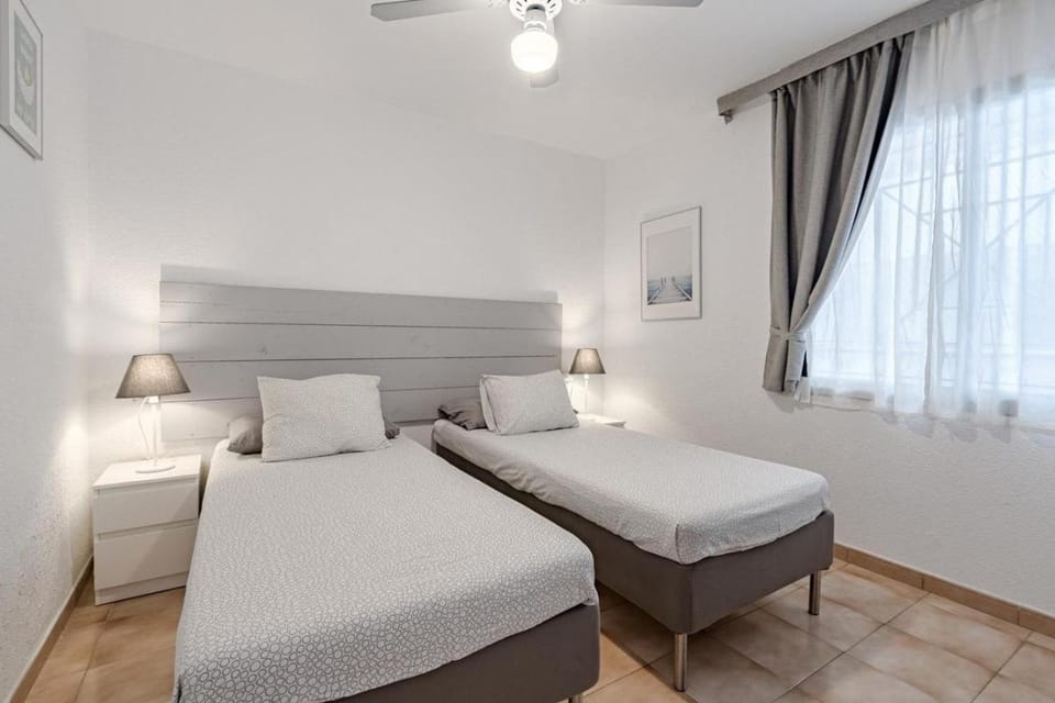 2 bed apart with pool view Castle Harbour C202 Apartment in Los Cristianos