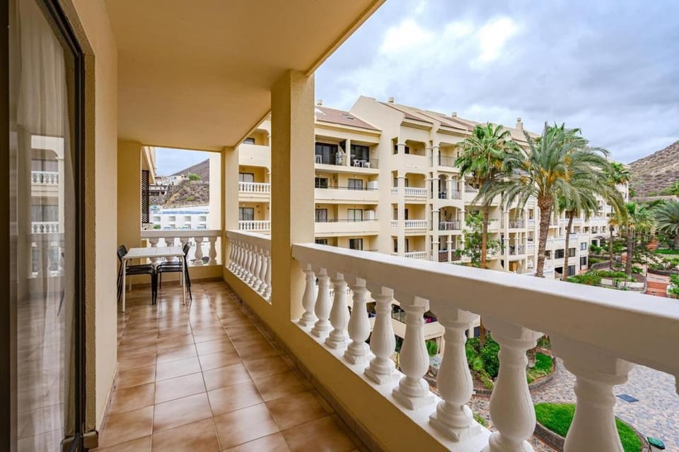 2 bed apart with pool view Castle Harbour C202 Apartment in Los Cristianos