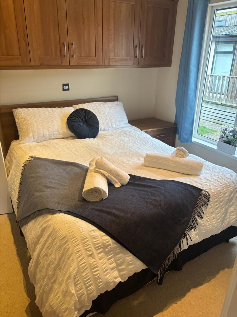 Bedroom, towels