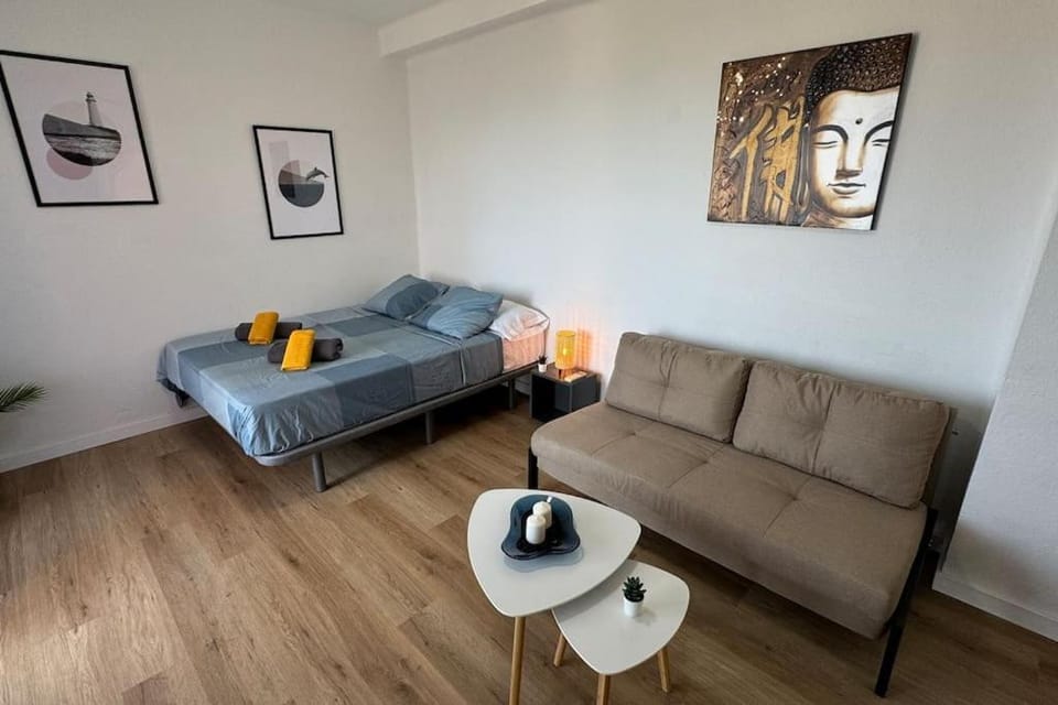 Bed, Living room, Photo of the whole room, Bedroom