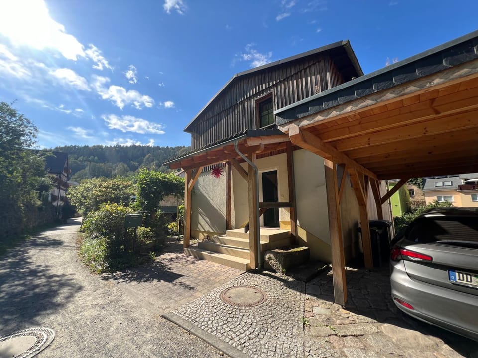 Property building, Day, Mountain view