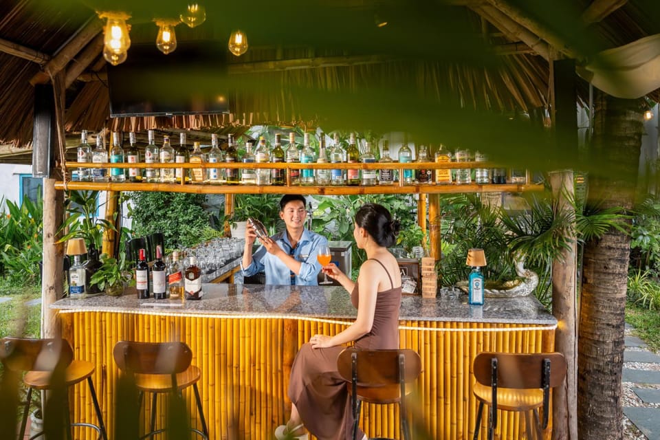 Lounge or bar, minibar