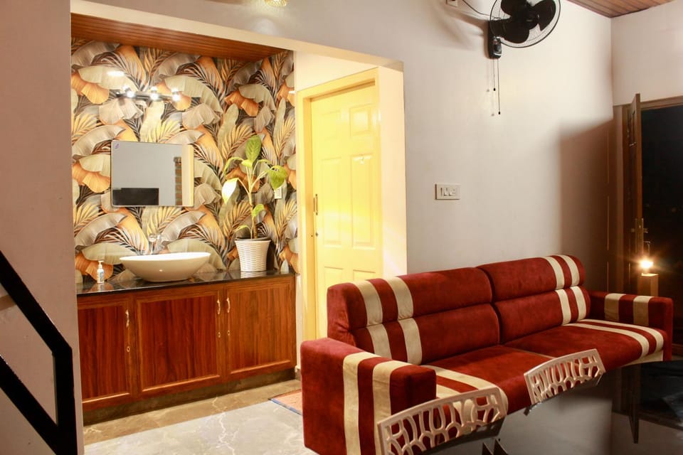 2BHK Homestay at Vagamon with Pool, Campfire and BBQ- Oakwood Oasis House in Kerala