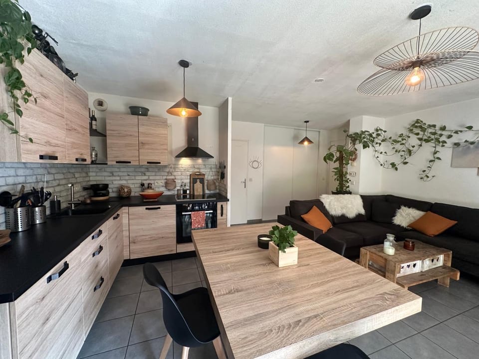 Kitchen or kitchenette, Living room, Dining area, stove