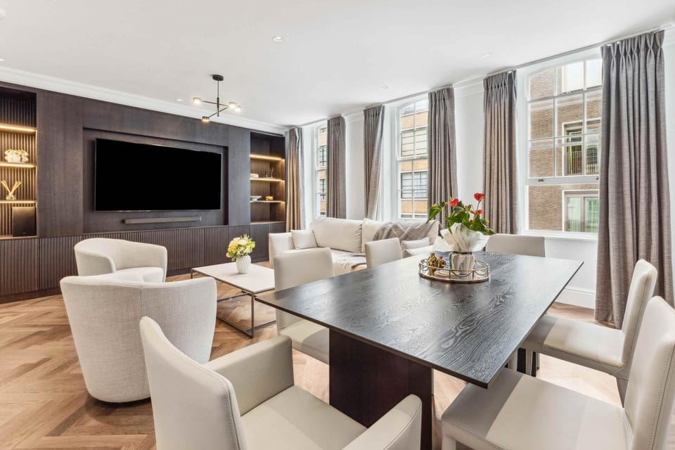 Living room, Dining area
