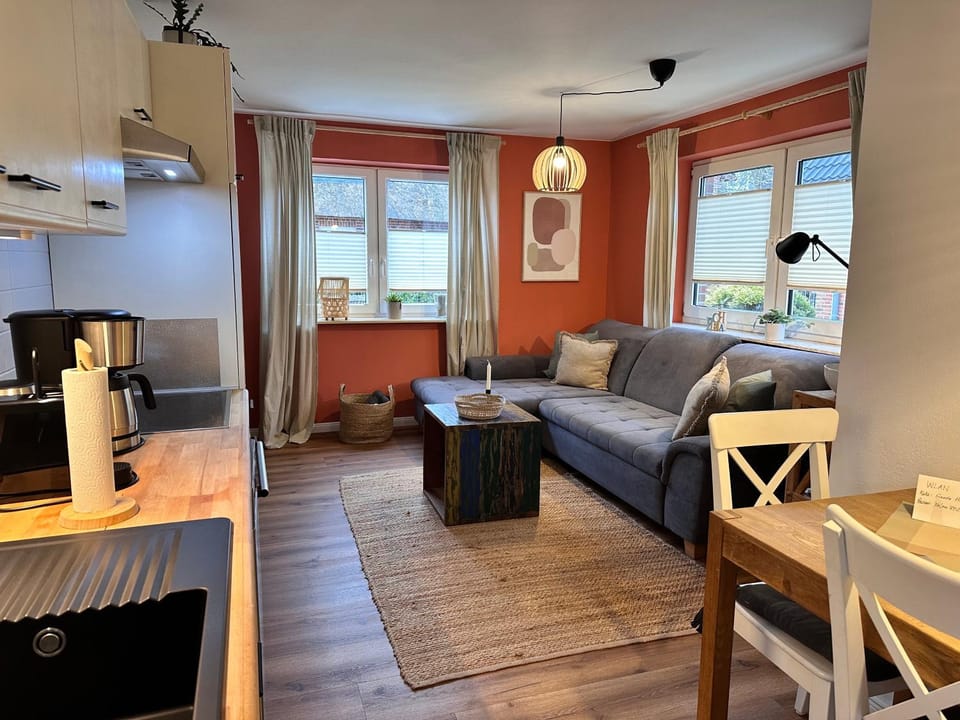 TV and multimedia, Kitchen or kitchenette, Living room, Photo of the whole room, Seating area, Dining area
