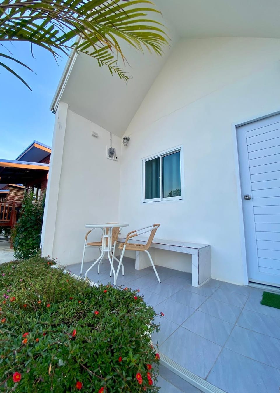 Property building, Garden, Balcony/Terrace, Garden view