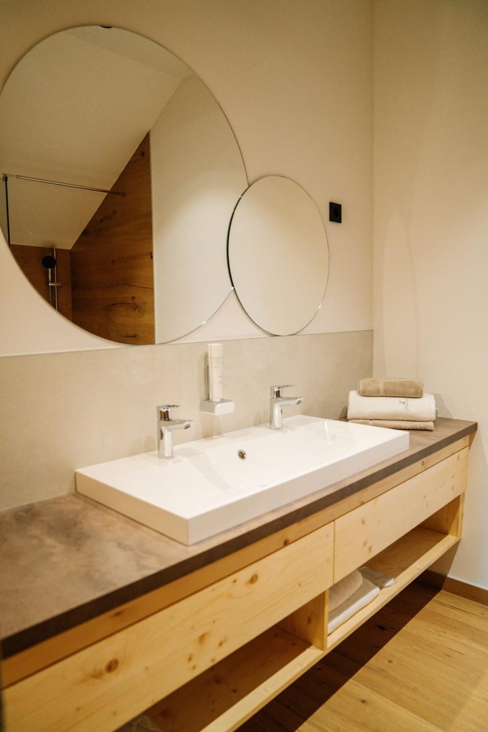 Bathroom, towels