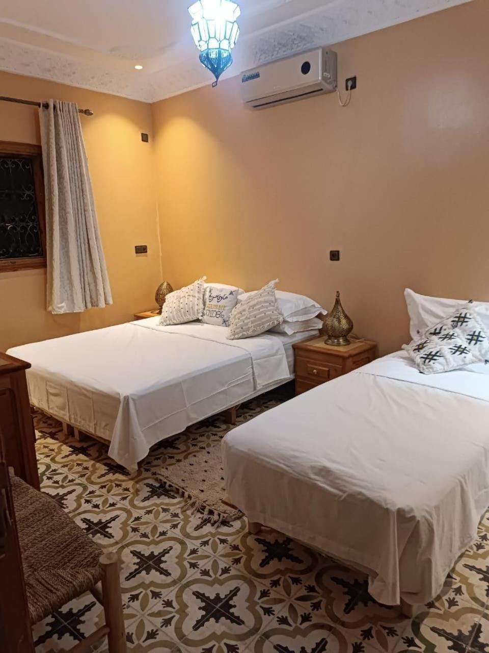 Bed, Photo of the whole room, Bedroom, air conditioner