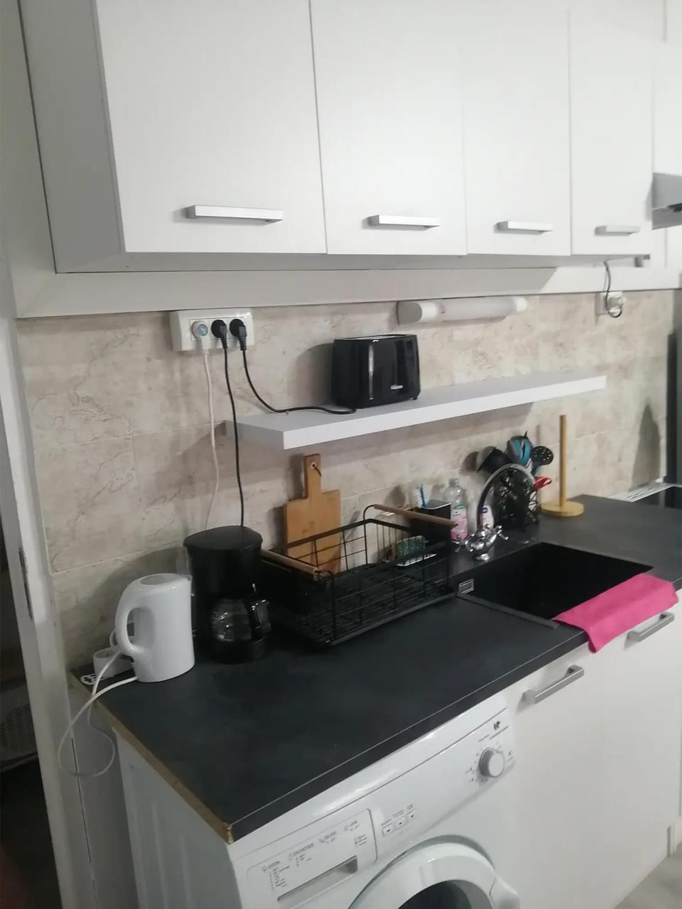 Kitchen or kitchenette, Living room