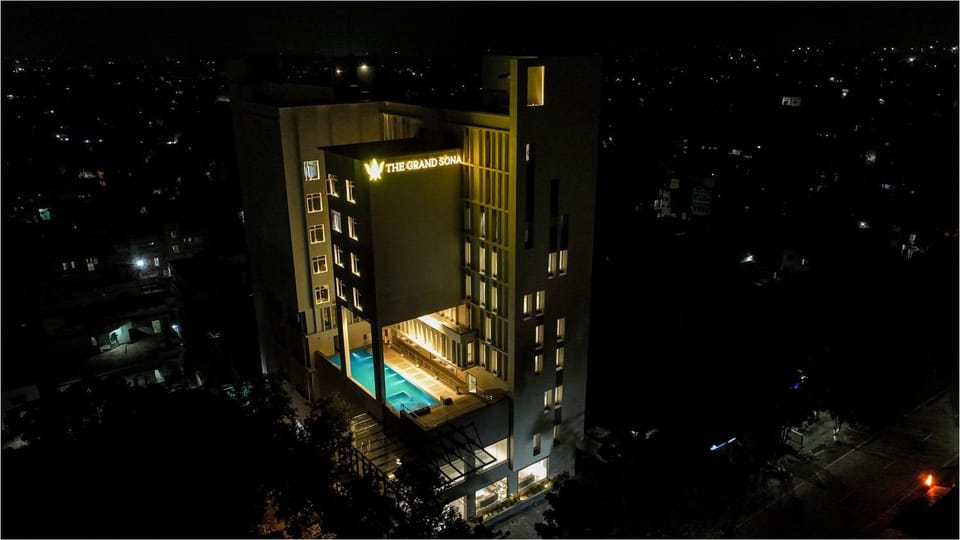 Property building, Swimming pool