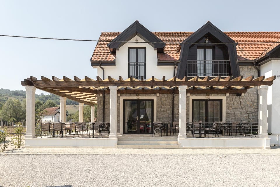 Property building, Restaurant/places to eat, Restaurant/places to eat