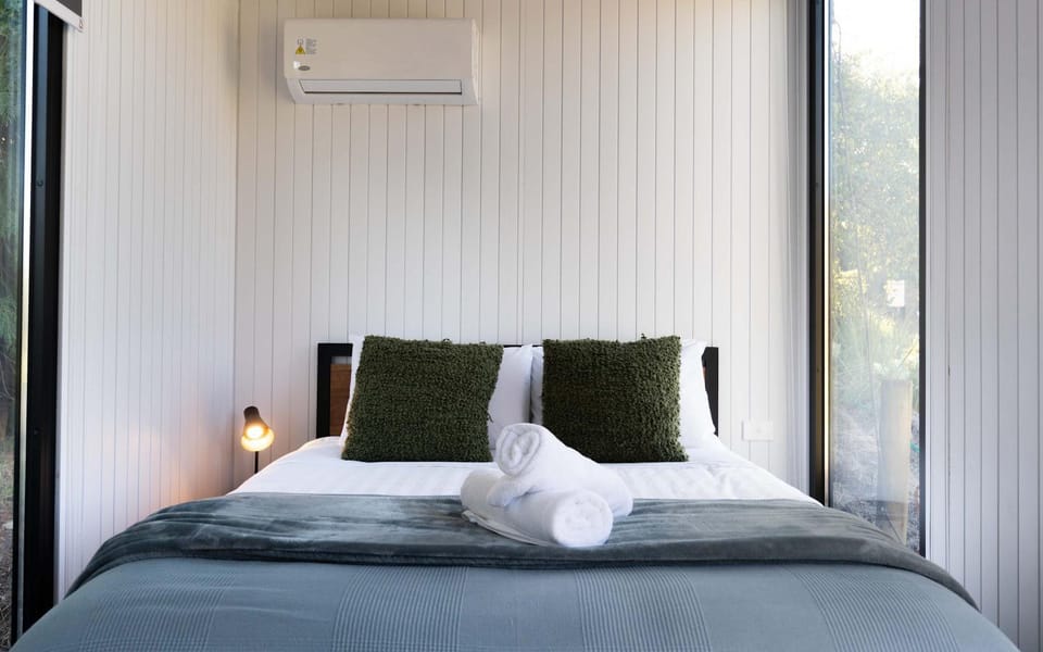 Tussock Views by Tiny Away House in Otago