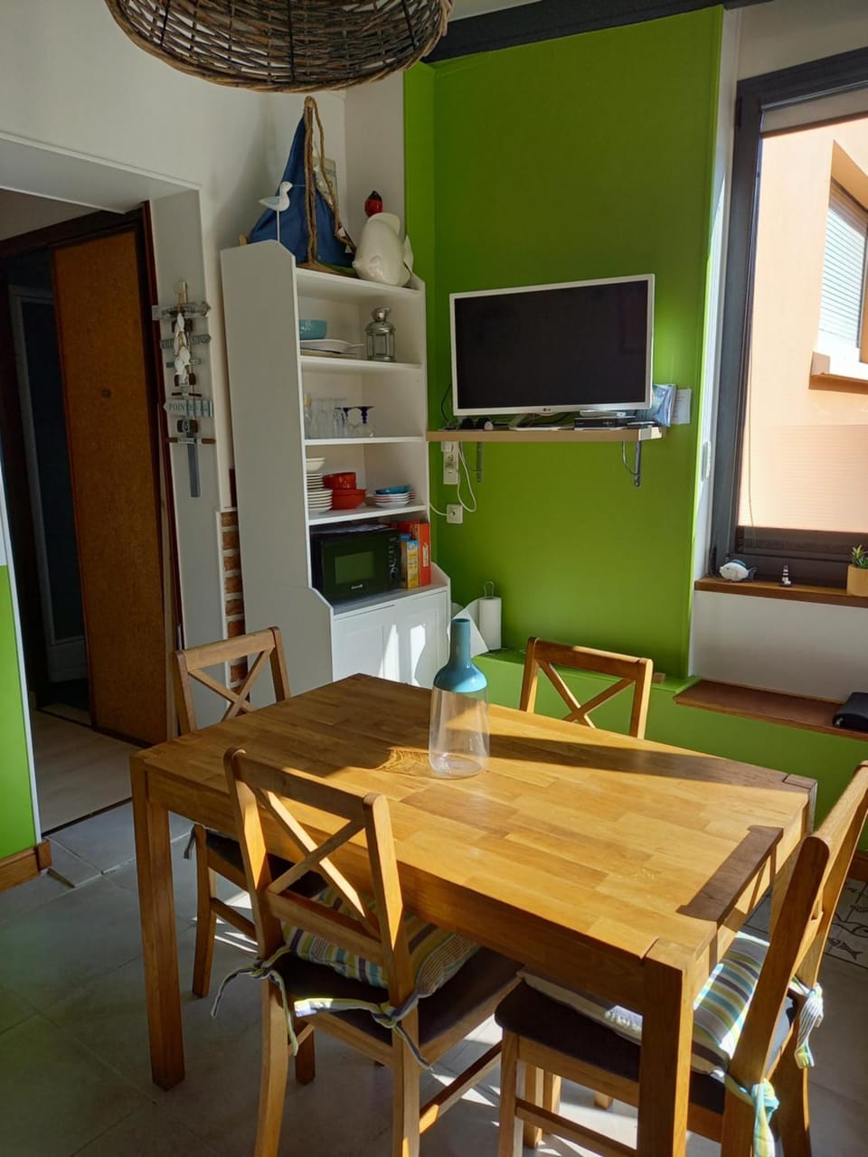 TV and multimedia, Dining area