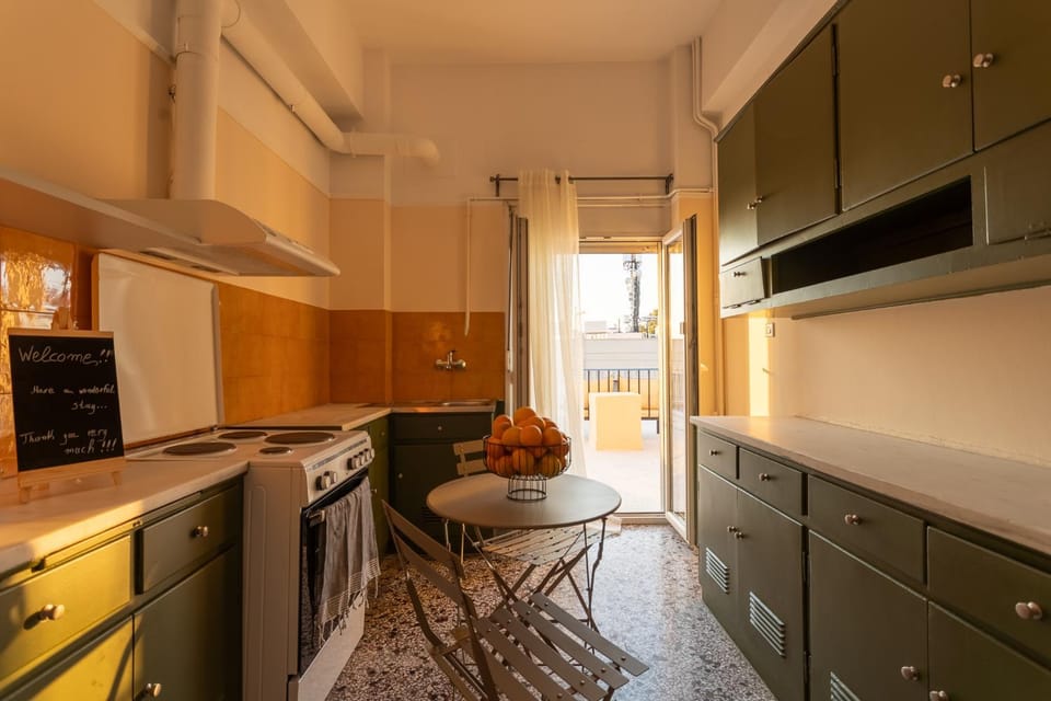 Dining area, oven, pet friendly, stove, wardrobe