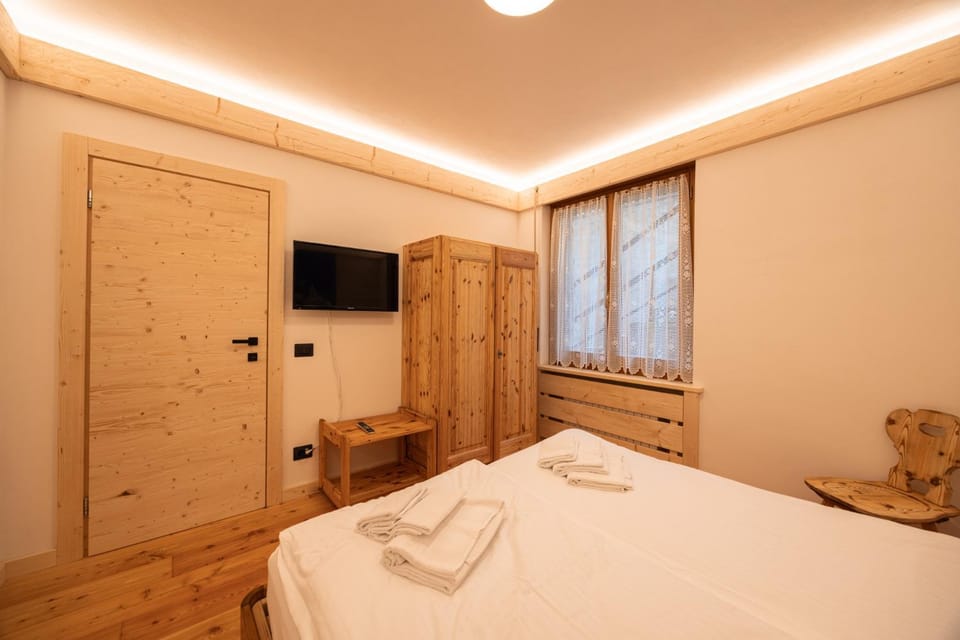 Bed, Bedroom, wardrobe