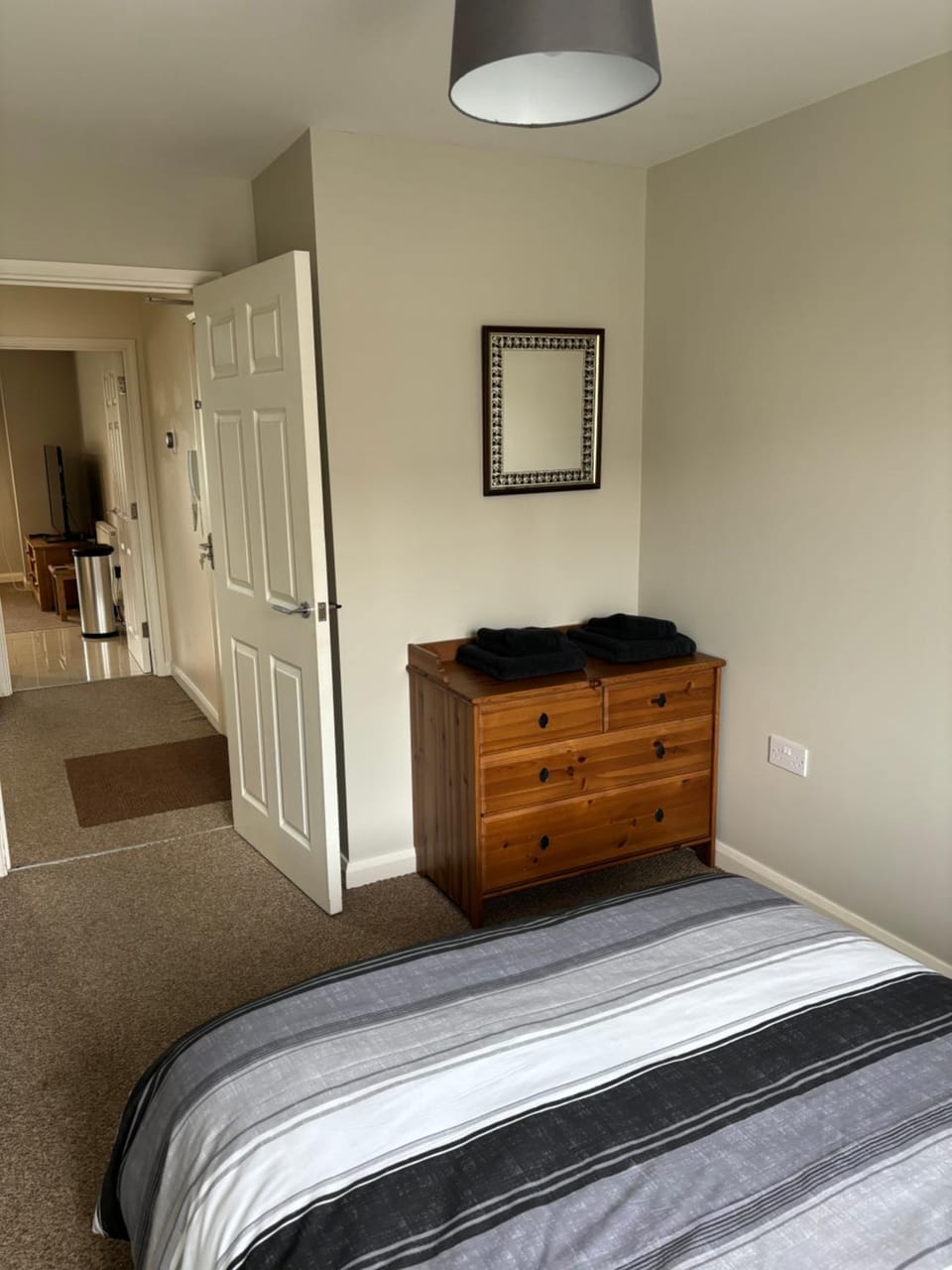Two Bedrooms Two Bathrooms and Private Parking Rugby Apartment in Rugby