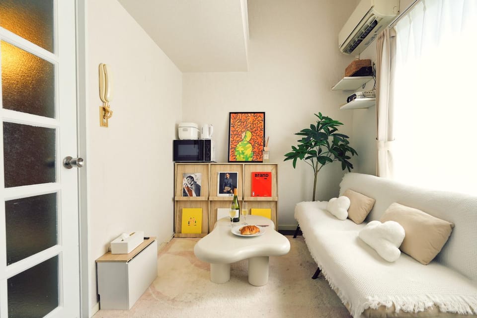 Living room, microwave