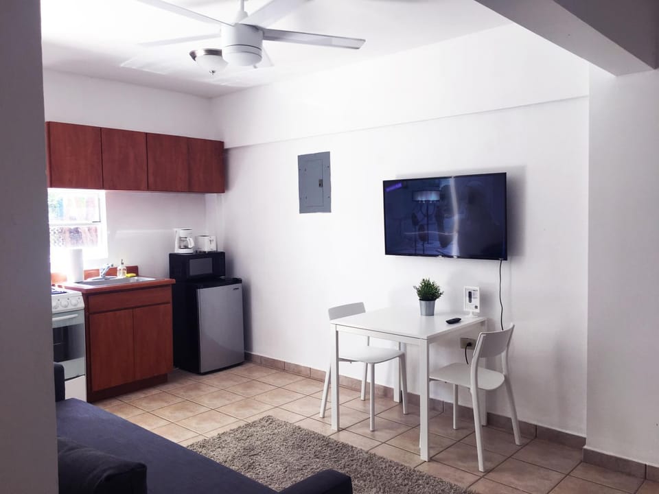 TV and multimedia, Kitchen or kitchenette, Living room, Dining area
