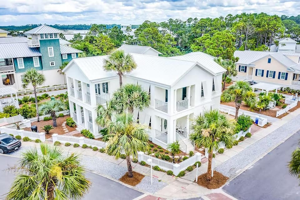Relax Awhile House in Carillon Beach