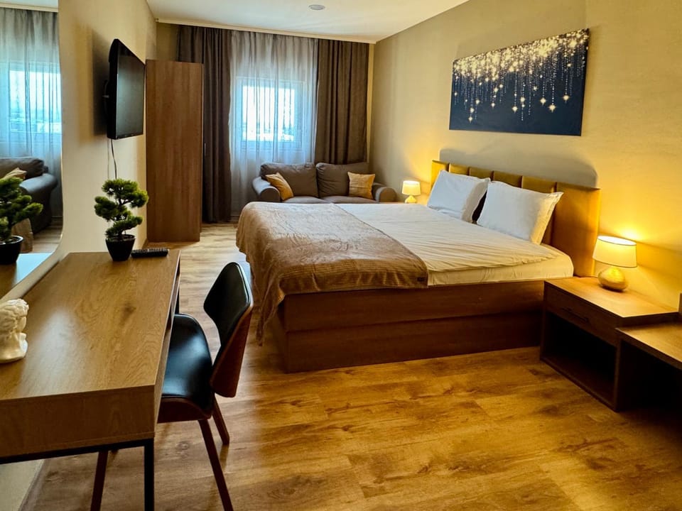 Bed, Living room, Photo of the whole room, Bedroom