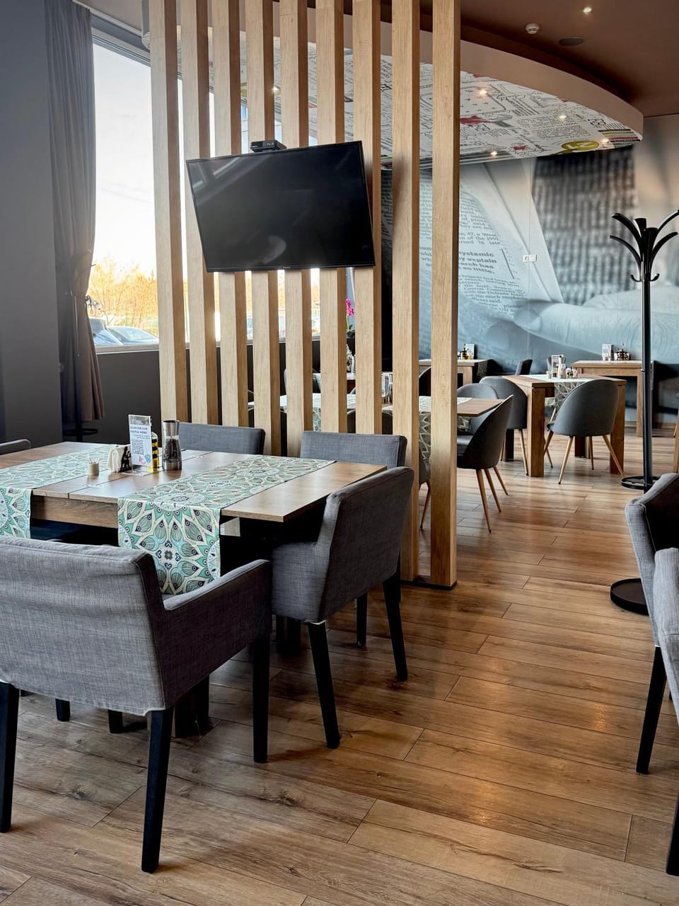 Restaurant/places to eat, Communal lounge/ TV room