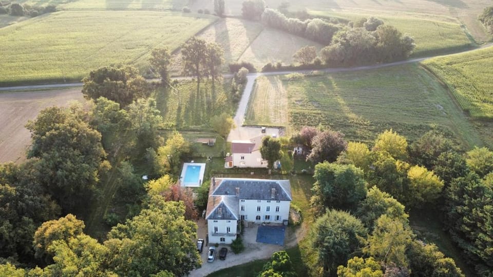 Arpent, la pause nature et piscine House in Auvergne-Rhône-Alpes