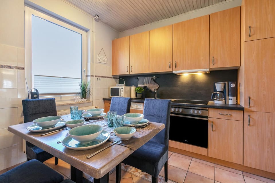 Property building, Kitchen or kitchenette, Living room