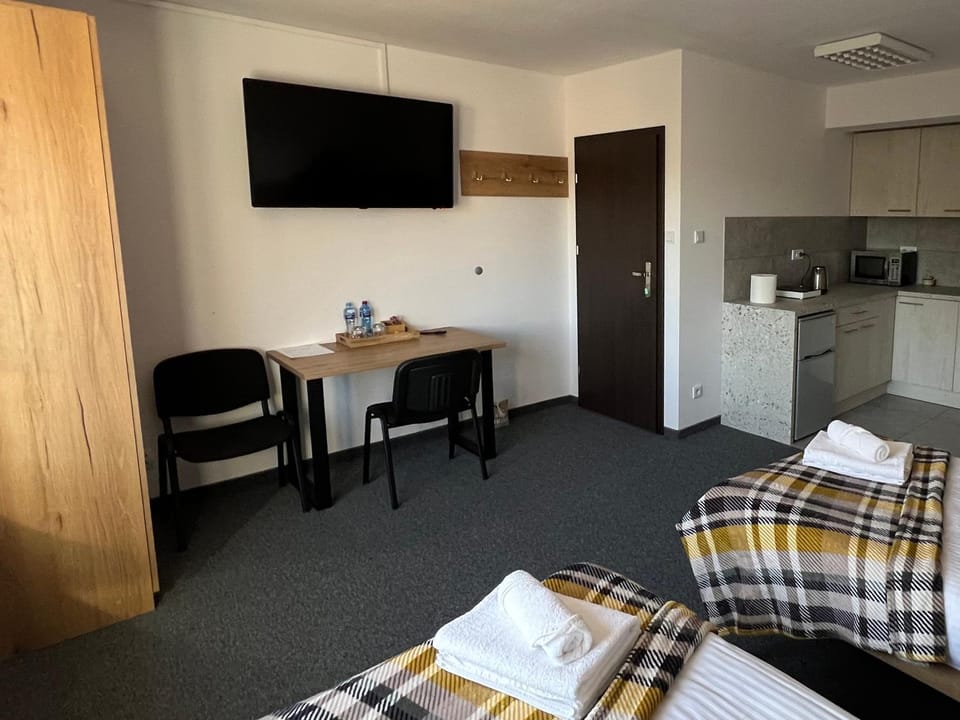 Bed, Kitchen or kitchenette, Photo of the whole room