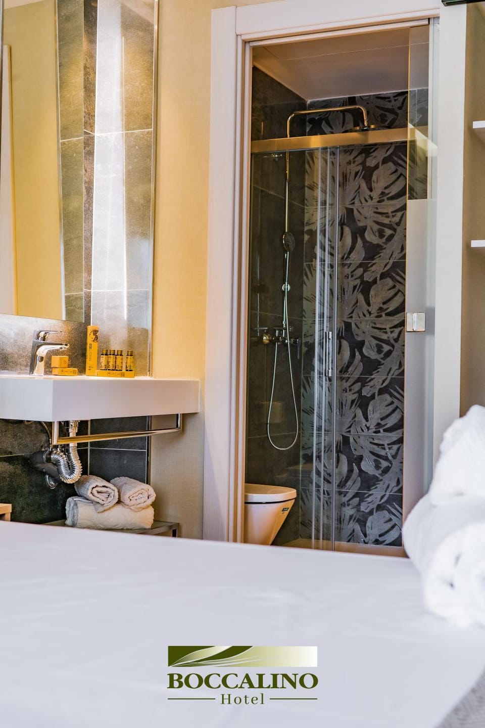 Shower, Bathroom, towels