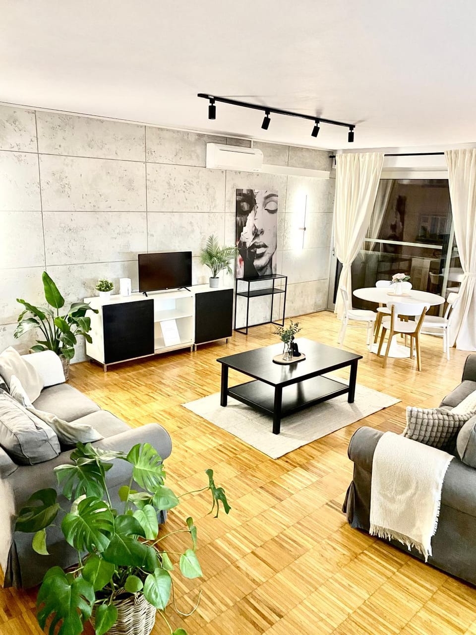 Spacious Apartment near City Center with Balcony and Garage Parking Apartment in Prague